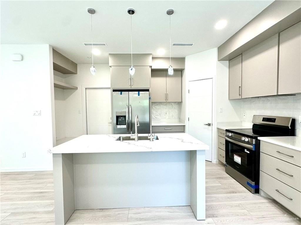 2711 Harmony St - Photo 6 of 15