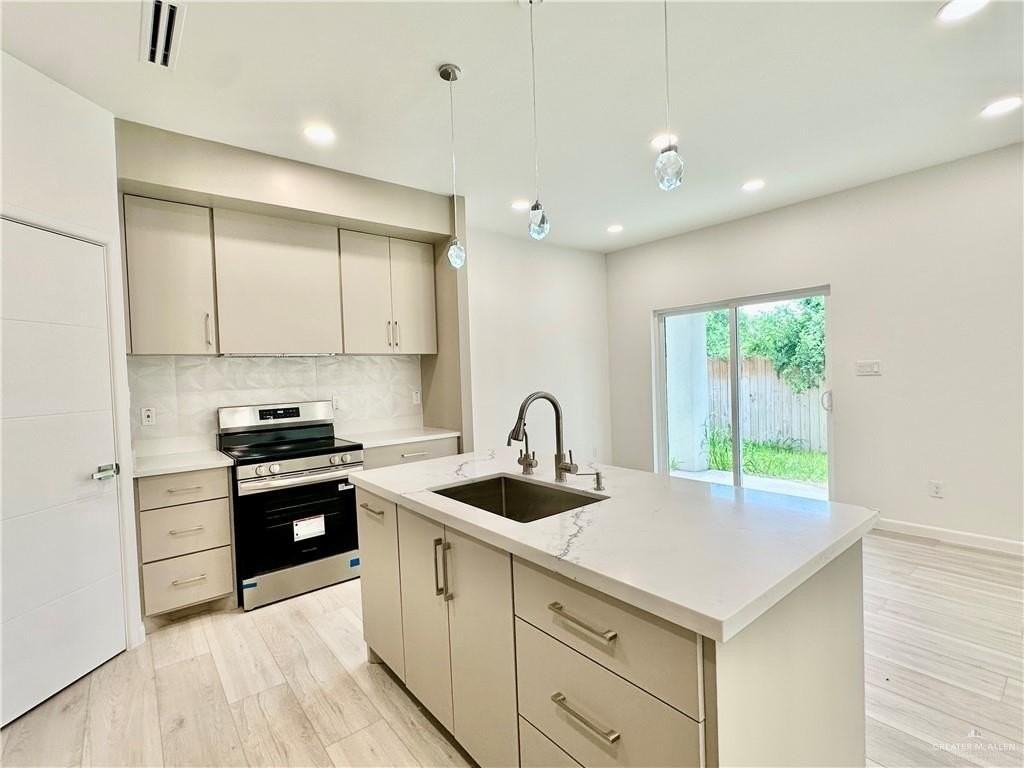 2711 Harmony St - Photo 7 of 15
