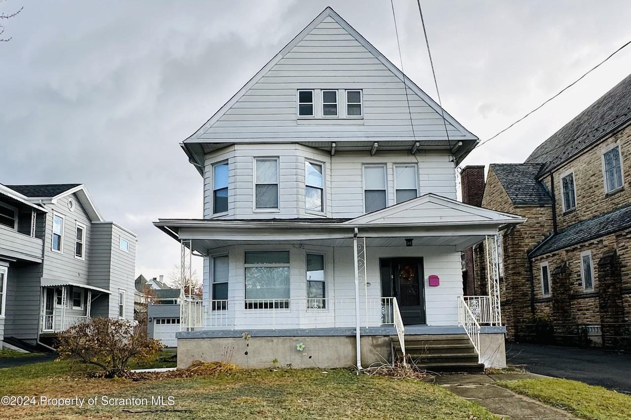 1548 Monsey Ave - Photo 2 of 26