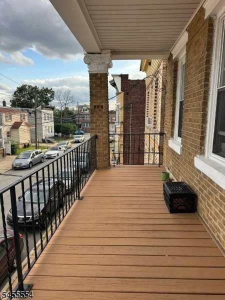 15 Farnham Ave - Photo 2 of 2