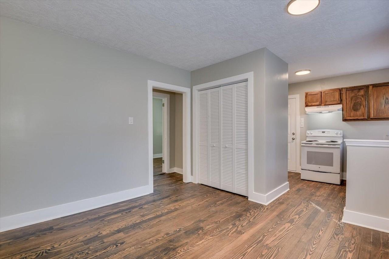 605 Jefferson Dr - Photo 5 of 15