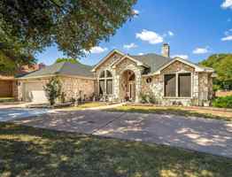 featured image of 120 Meadowlakes Dr