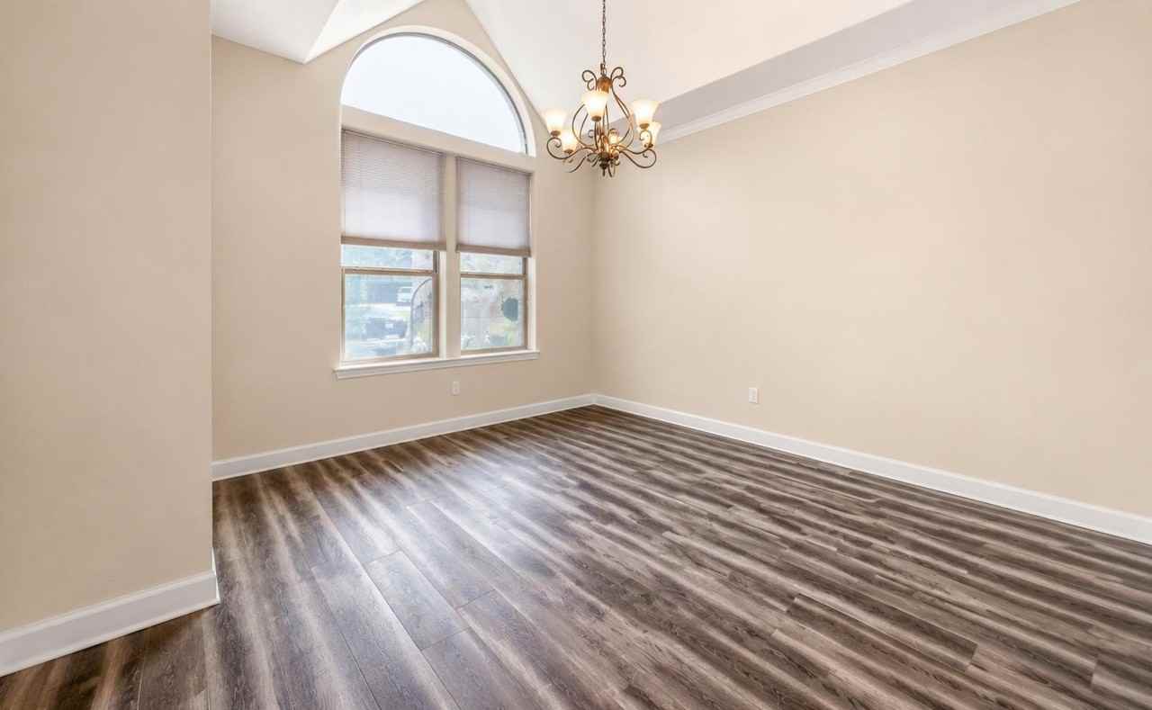 120 Meadowlakes Dr - Photo 7 of 23