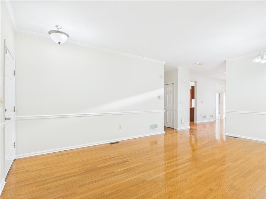 54 Cobblestone Dr - Photo 3 of 17