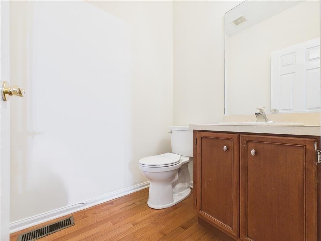 54 Cobblestone Dr - Photo 5 of 17