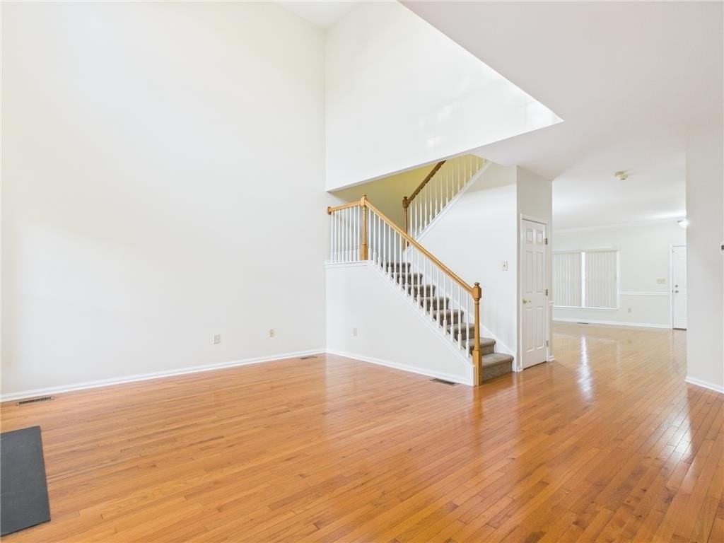 54 Cobblestone Dr - Photo 6 of 17