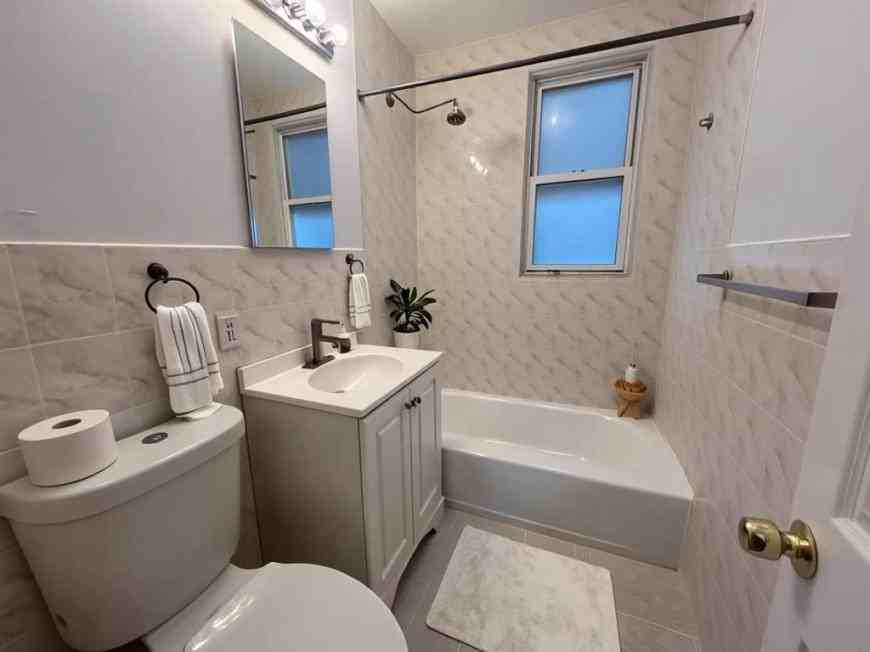 4029 48th St - Photo 5 of 10