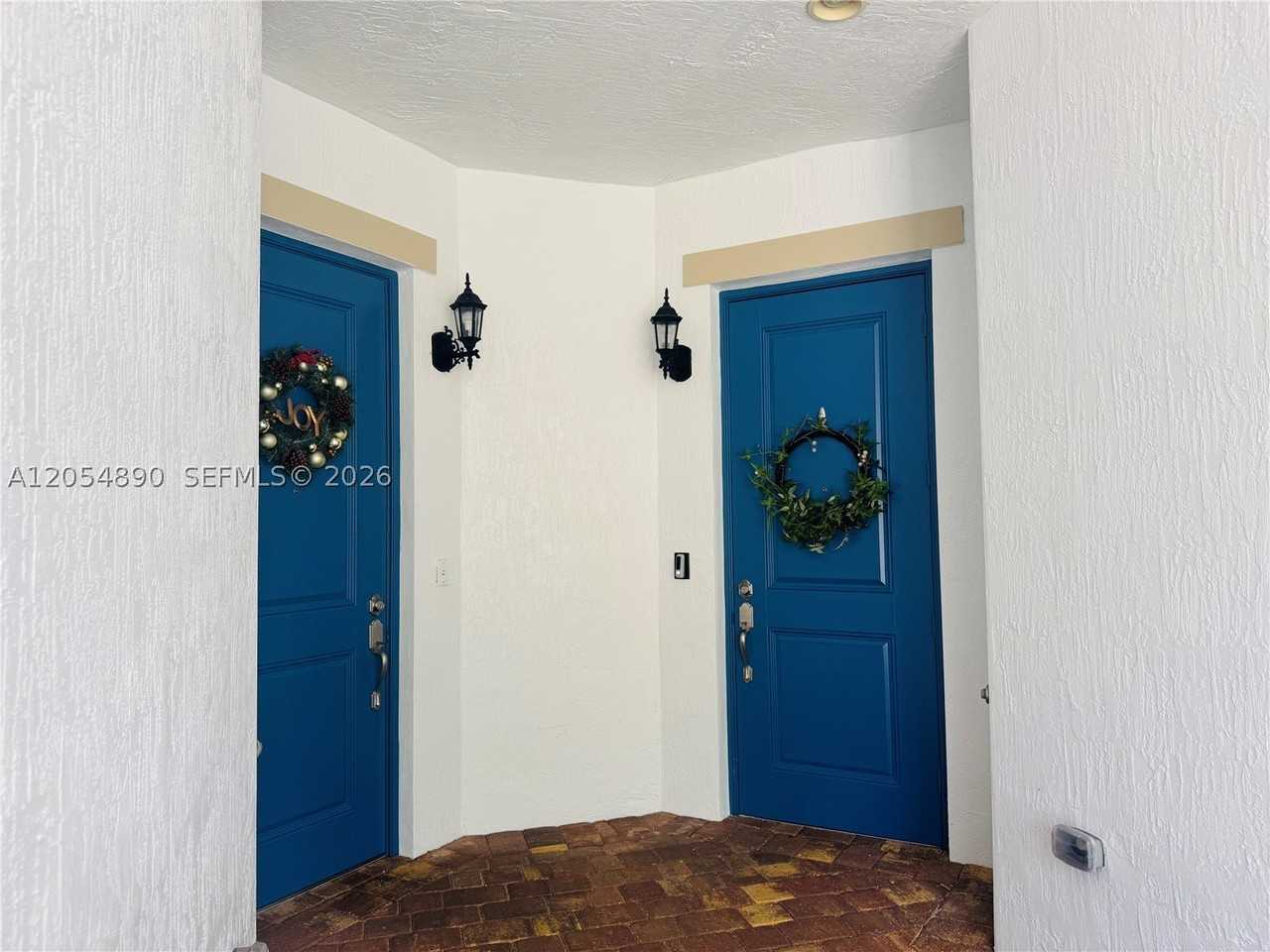 1409 Sw 113th Ave - Photo 2 of 31