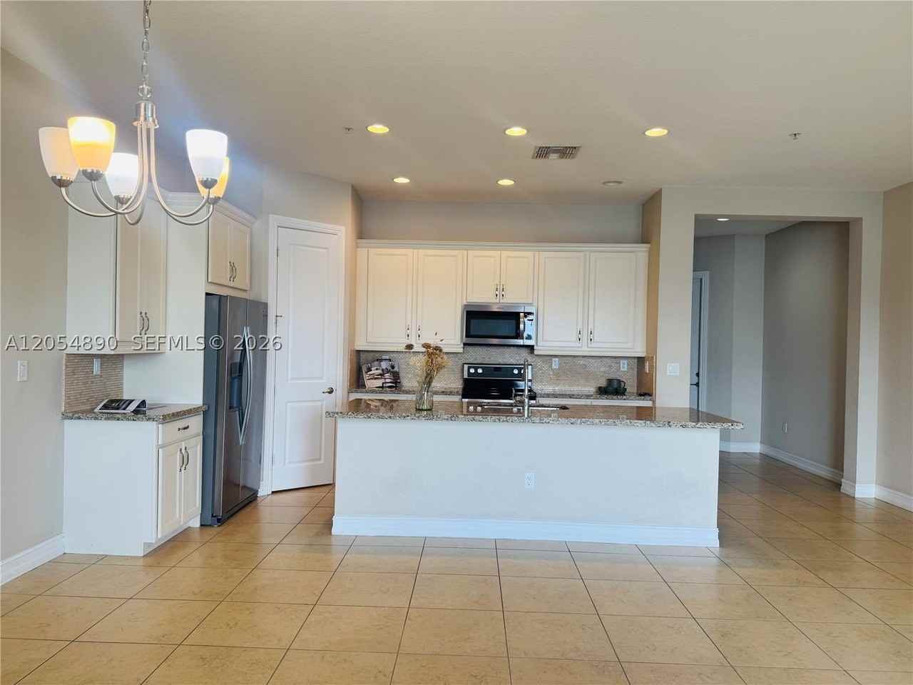 1409 Sw 113th Ave - Photo 7 of 31