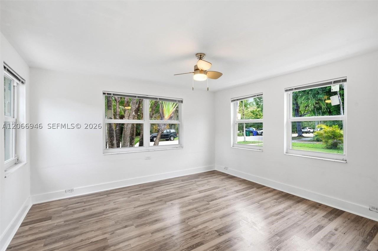 2355 Overbrook St - Photo 6 of 41