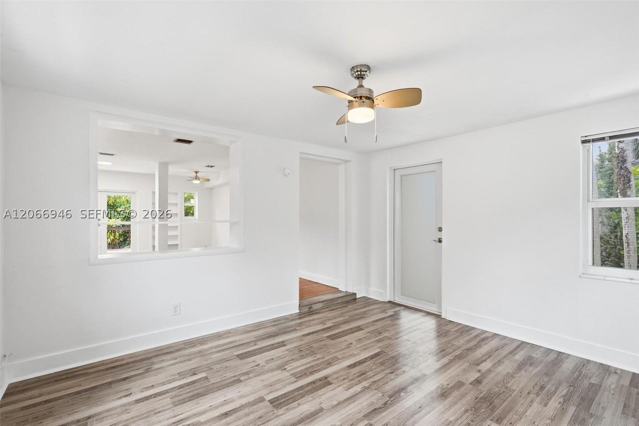 2355 Overbrook St - Photo 7 of 41