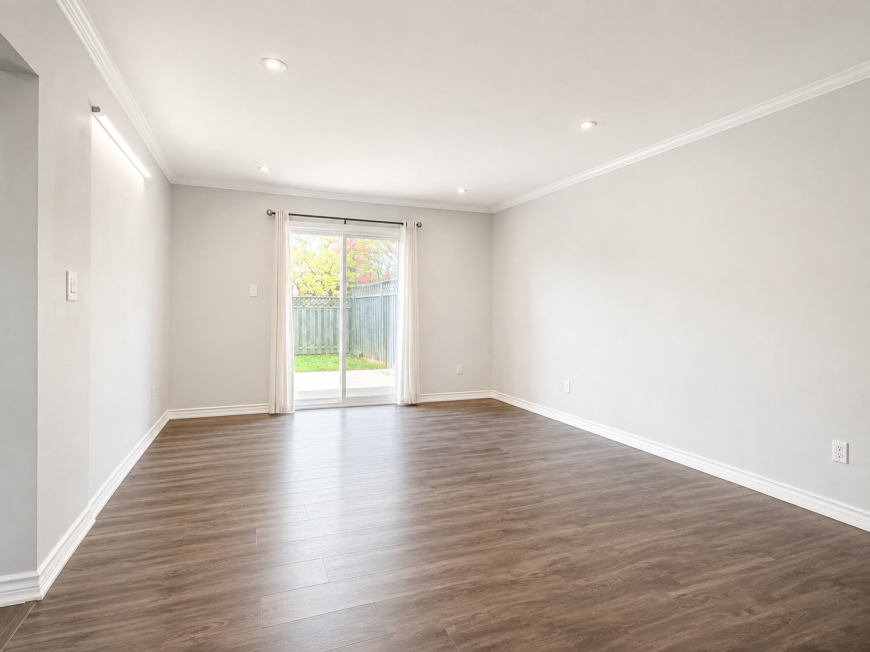 1178 Upper Wentworth St - Photo 3 of 10