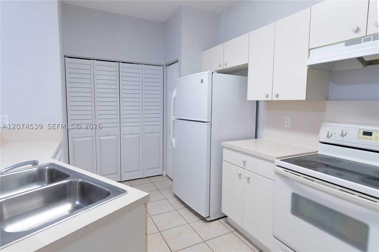 806 N Santa Catalina Cir - Photo 6 of 28