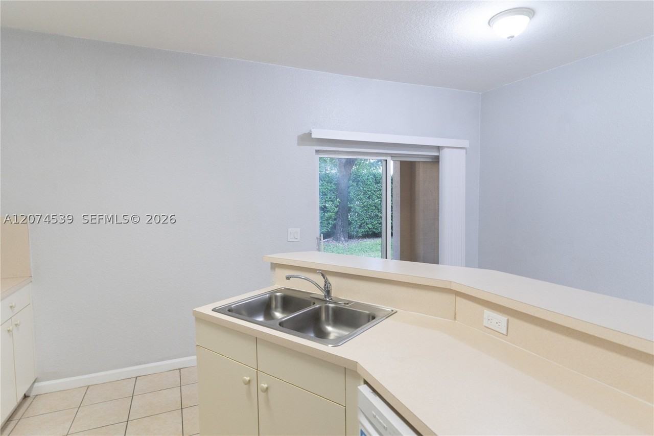 806 N Santa Catalina Cir - Photo 7 of 28