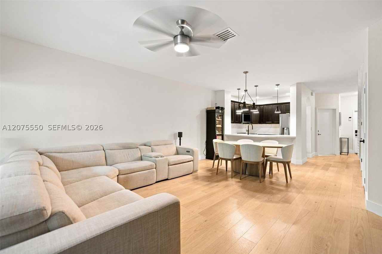355 Sw 121st Ave #355 - Photo 5 of 25