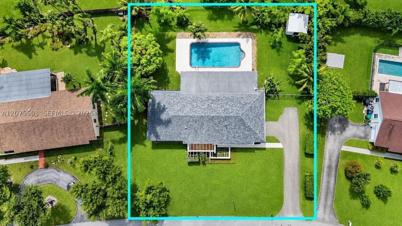 18465 Sw 89th Ct - Photo 4 of 45