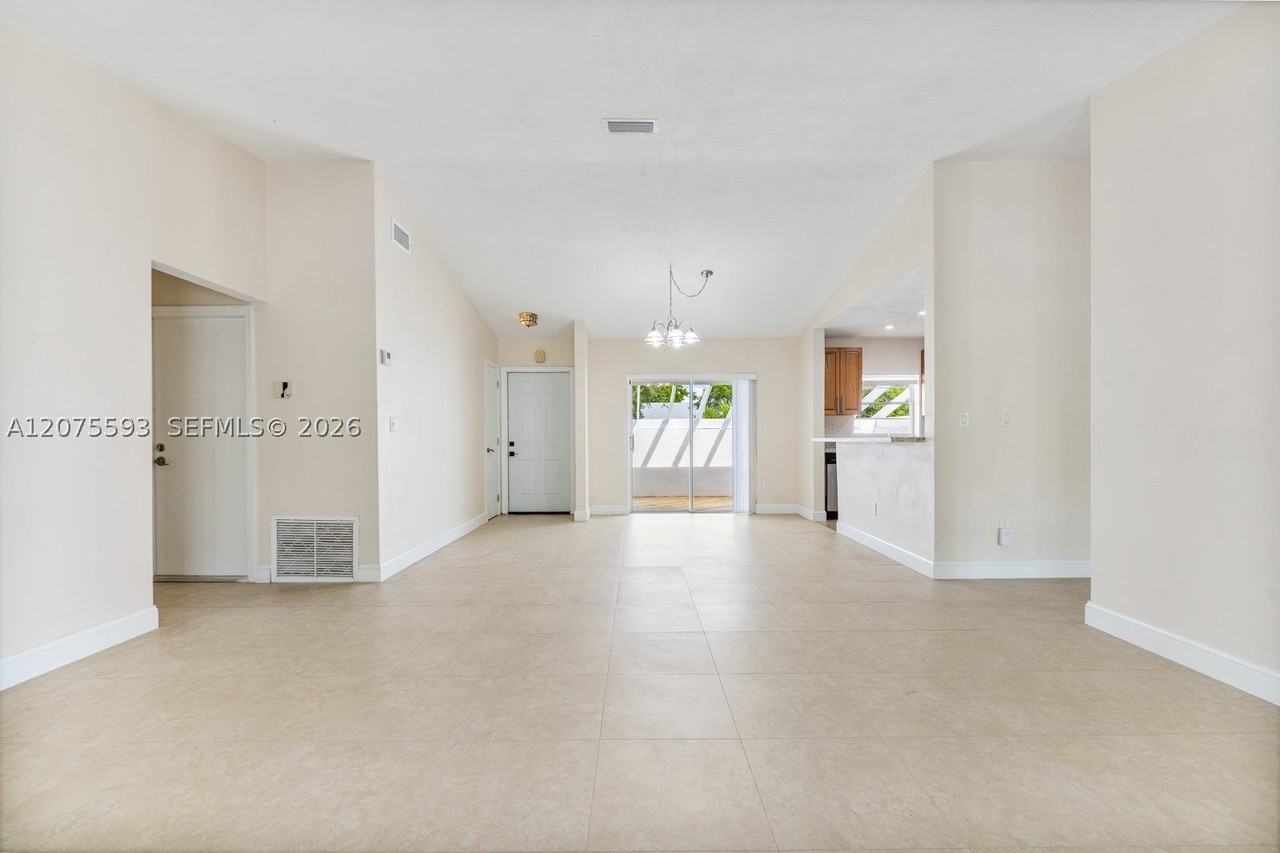 18465 Sw 89th Ct - Photo 6 of 45
