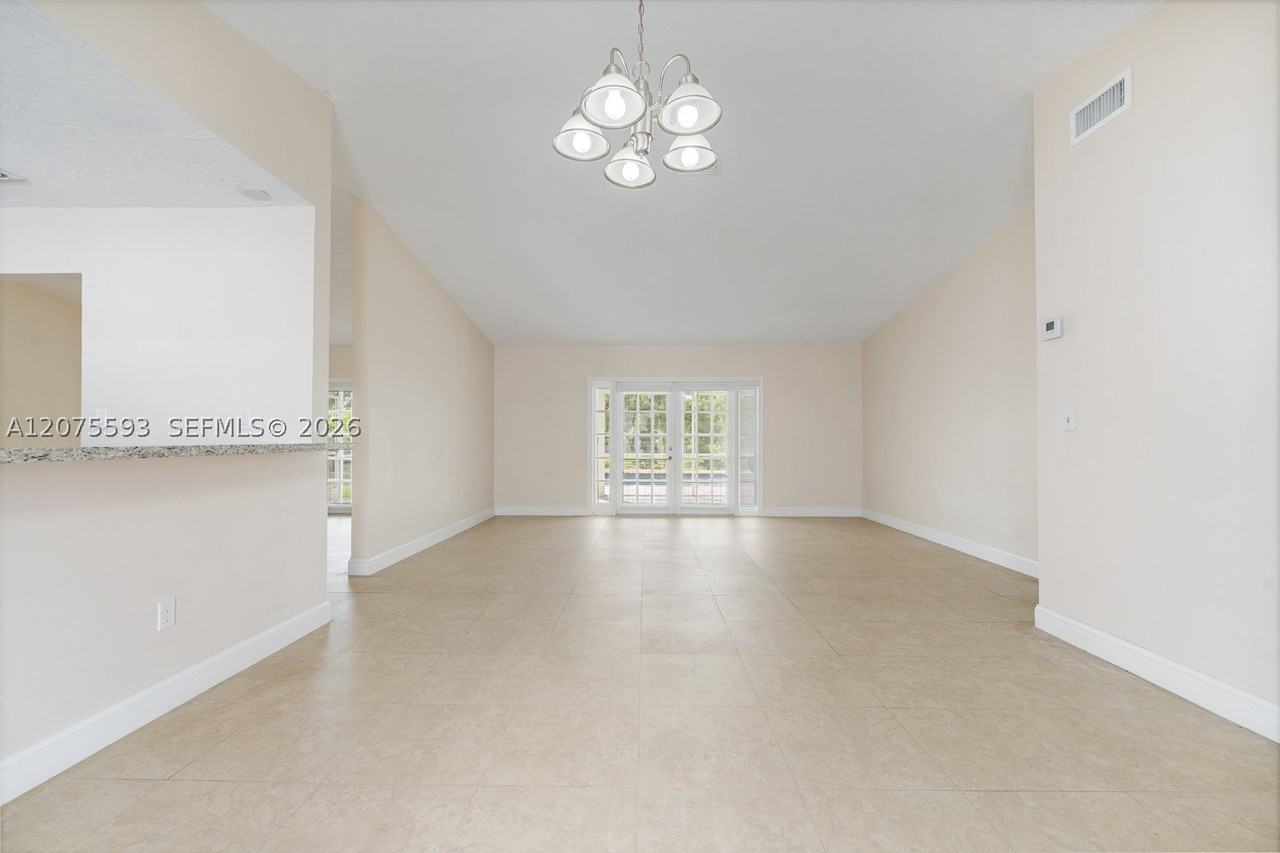 18465 Sw 89th Ct - Photo 7 of 45