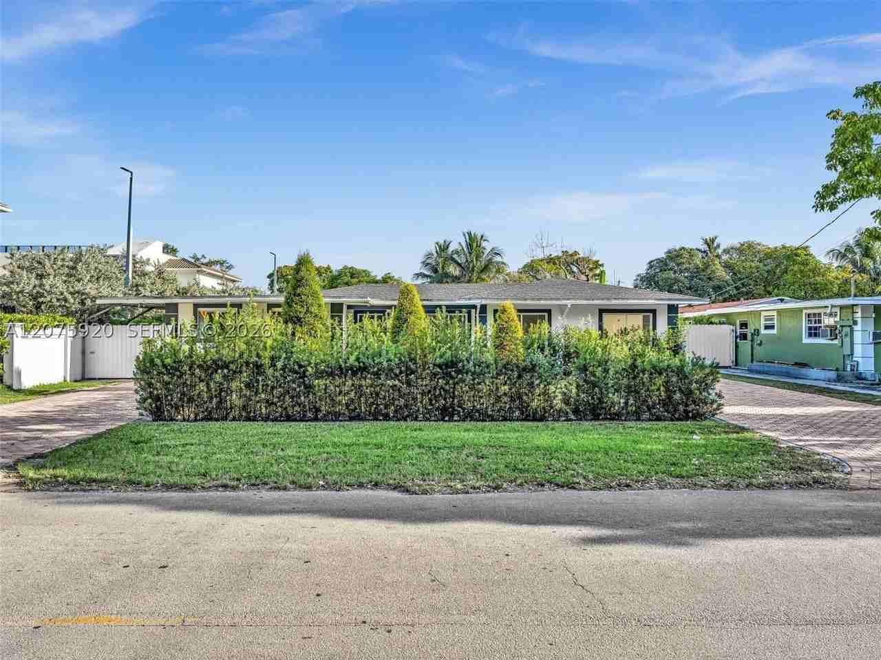 1647 Ne 146th St #0 - Photo 3 of 44