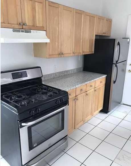 129 Washington St - Photo 3 of 6