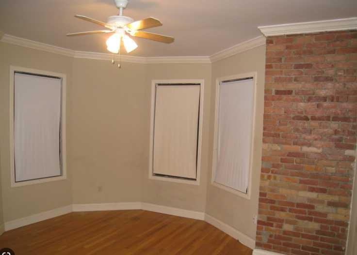 129 Washington St - Photo 4 of 6