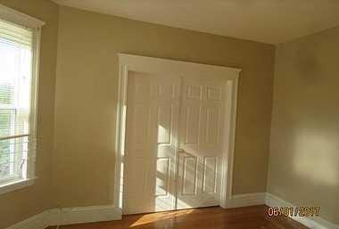 129 Washington St - Photo 5 of 6