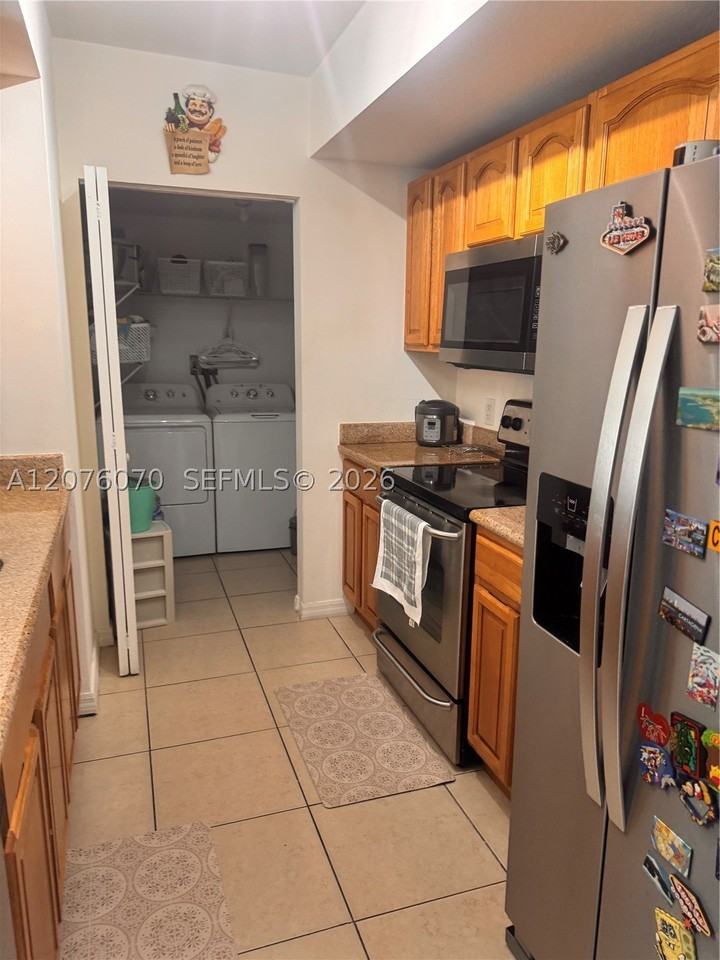 4242 Nw 2nd St #808 - Photo 6 of 22