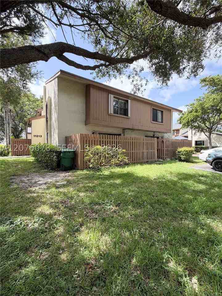 11313 Sw 109th Rd #61B - Photo 2 of 24