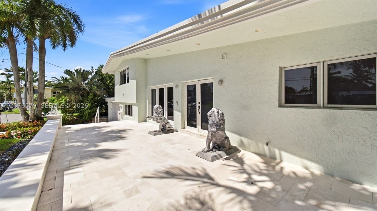 2613 Tortugas Ln - Photo 6 of 40