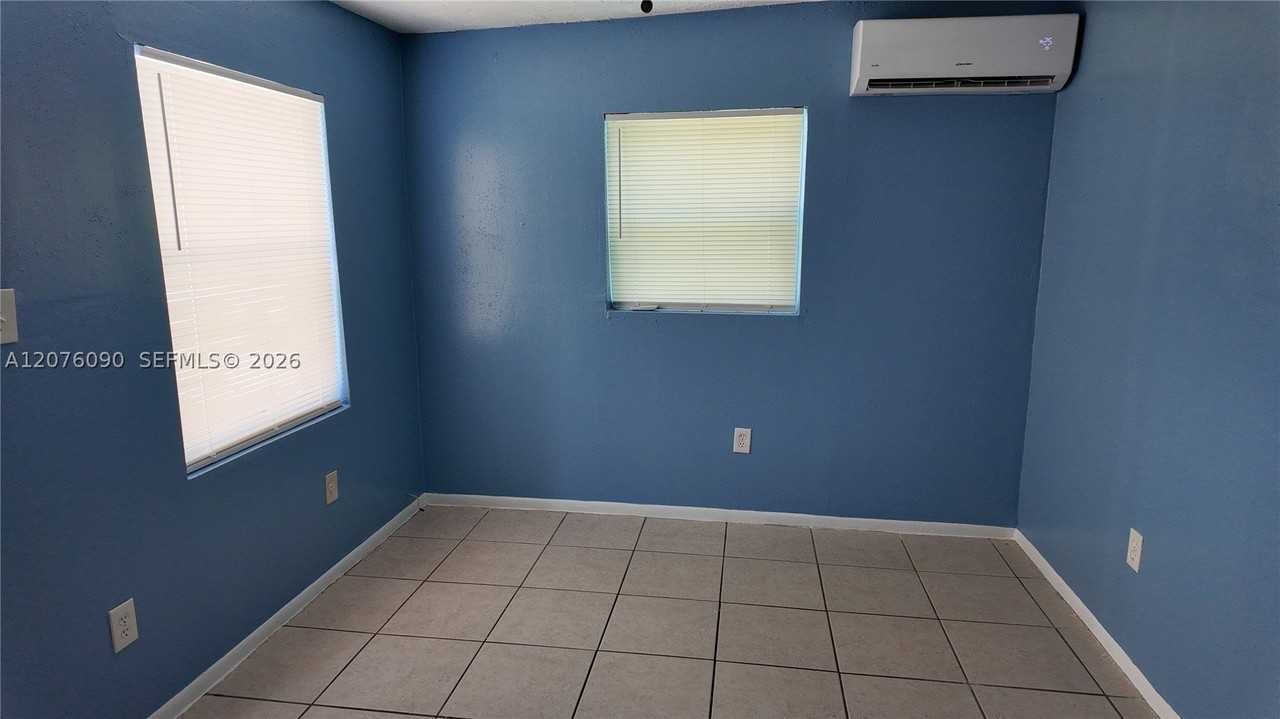 620 Nw 16th Ave #2 - Photo 3 of 10