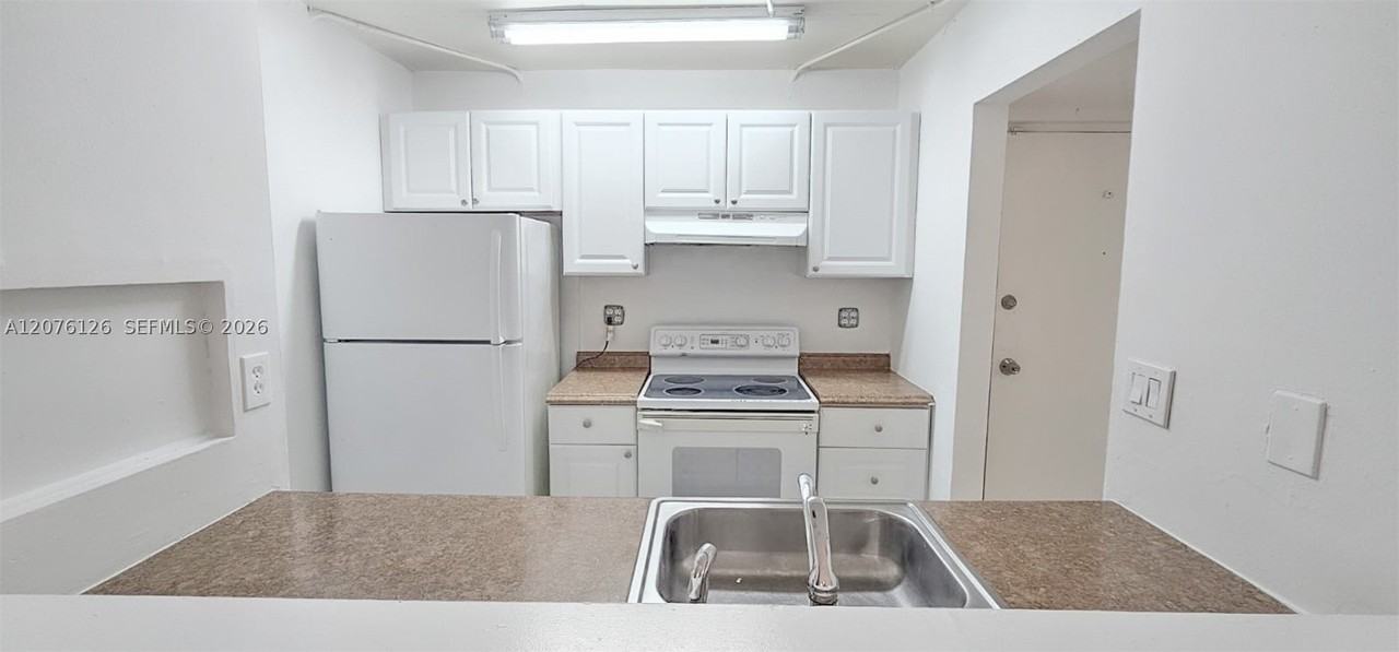 7035 Nw 186th St #D110 - Photo 4 of 17