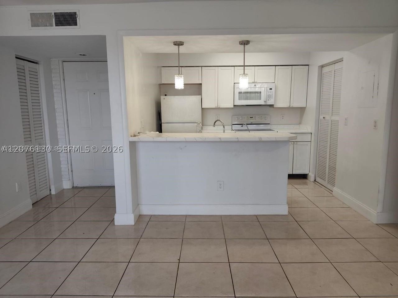 1269 Sw 46th Ave #2408 - Photo 3 of 7