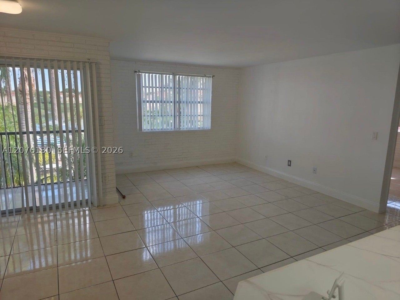 1269 Sw 46th Ave #2408 - Photo 5 of 7