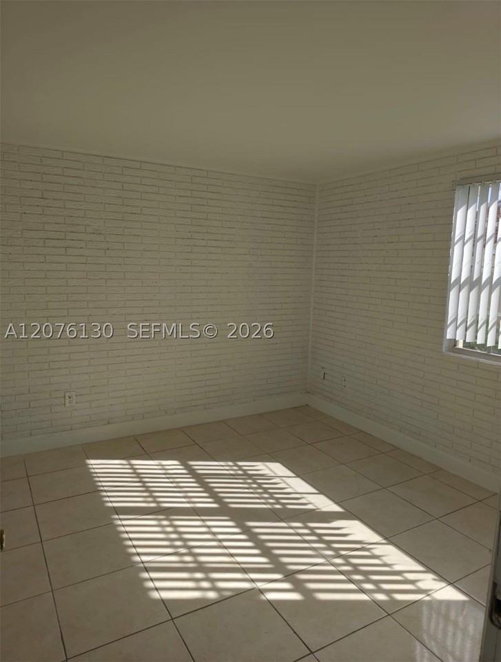 1269 Sw 46th Ave #2408 - Photo 6 of 7