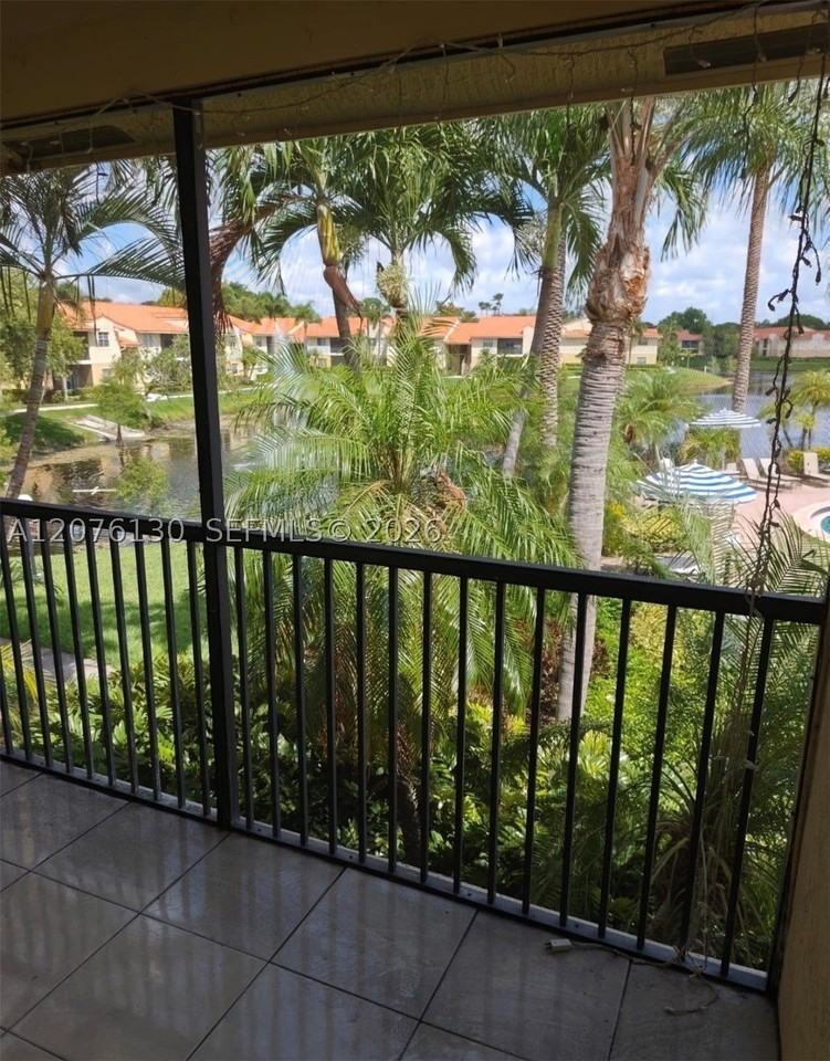 1269 Sw 46th Ave #2408 - Photo 7 of 7