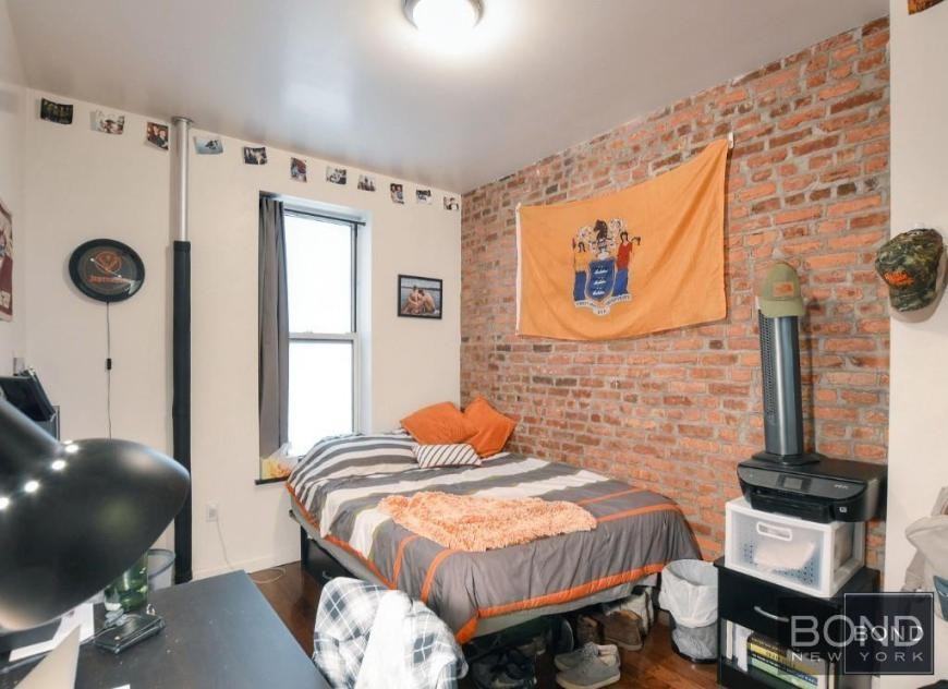 132 Ludlow St - Photo 4 of 7