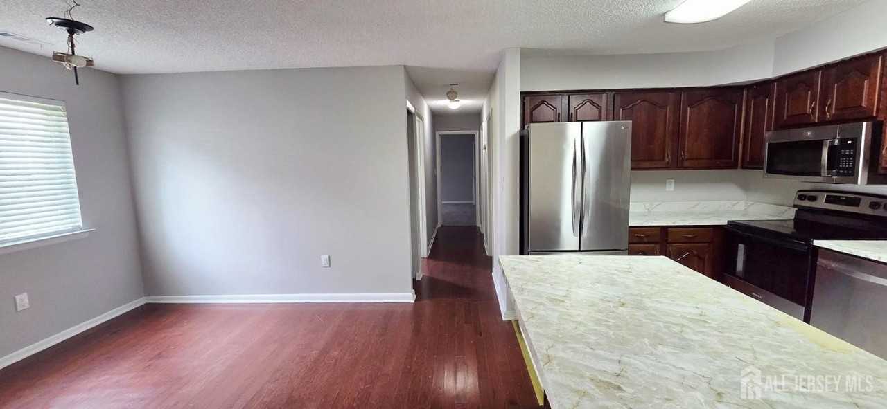 8207 Tamarron Dr - Photo 7 of 15