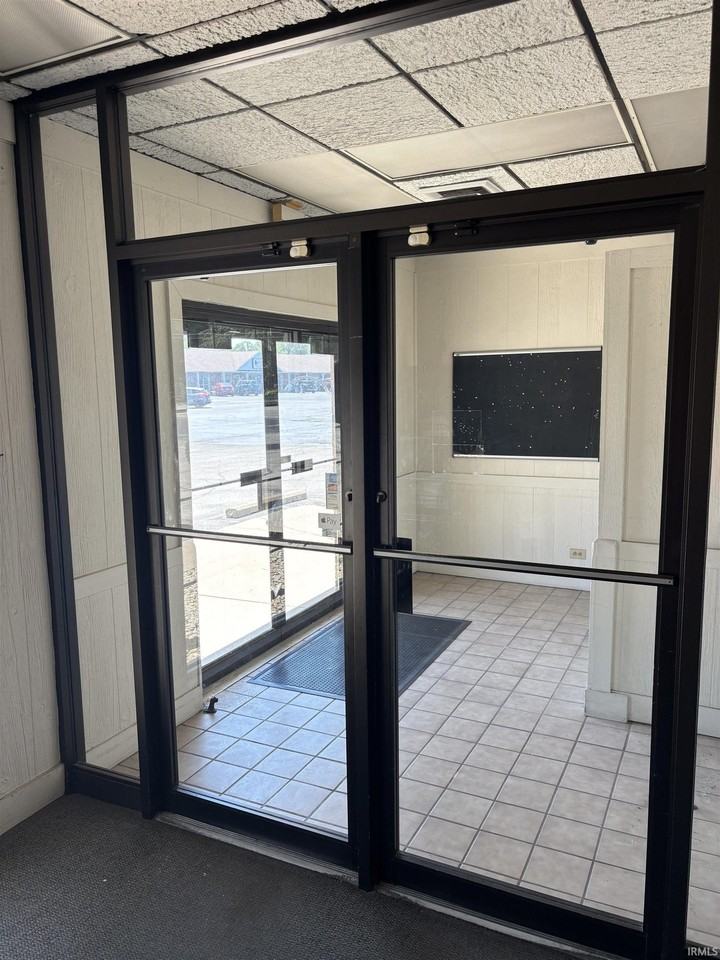 4801 N Wheeling Ave - Photo 4 of 10