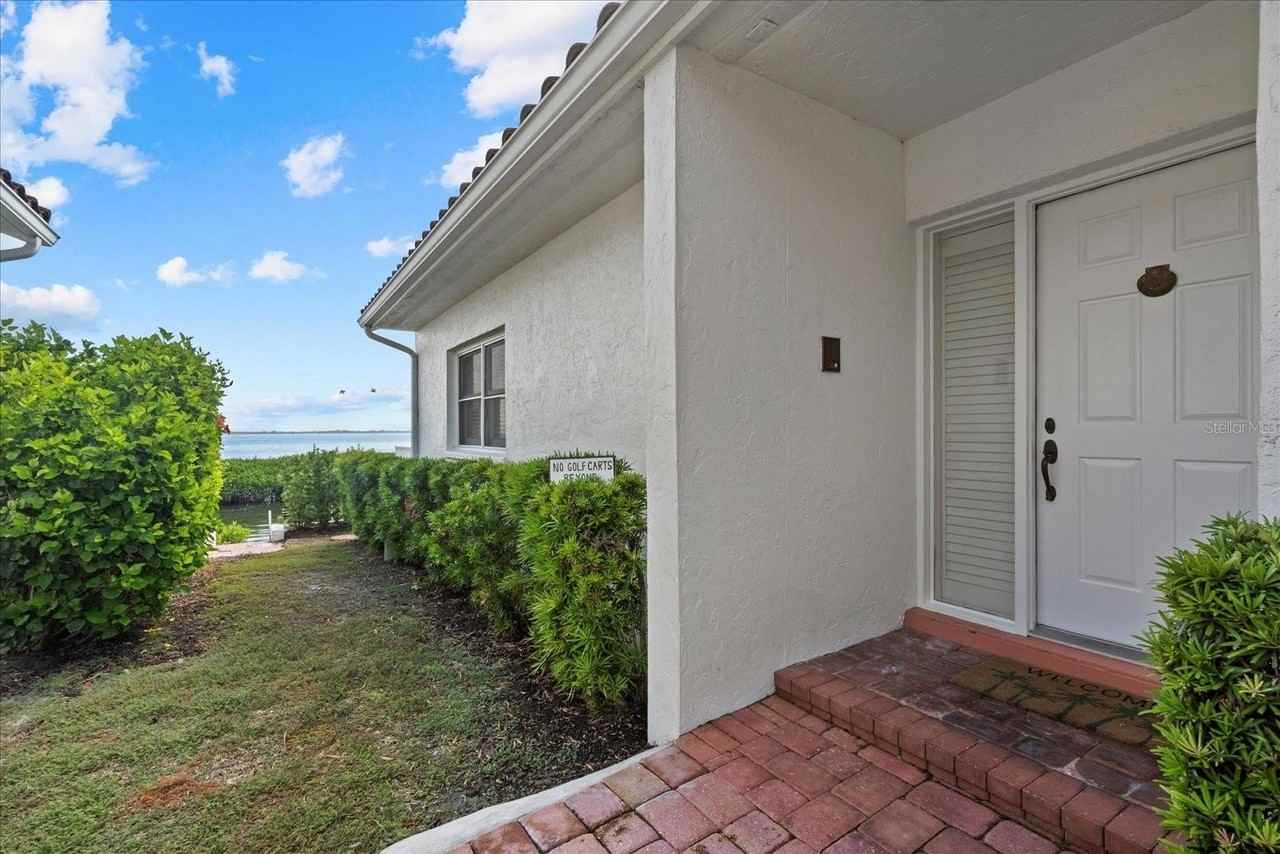 2254 Harbour Court Dr - Photo 4 of 50