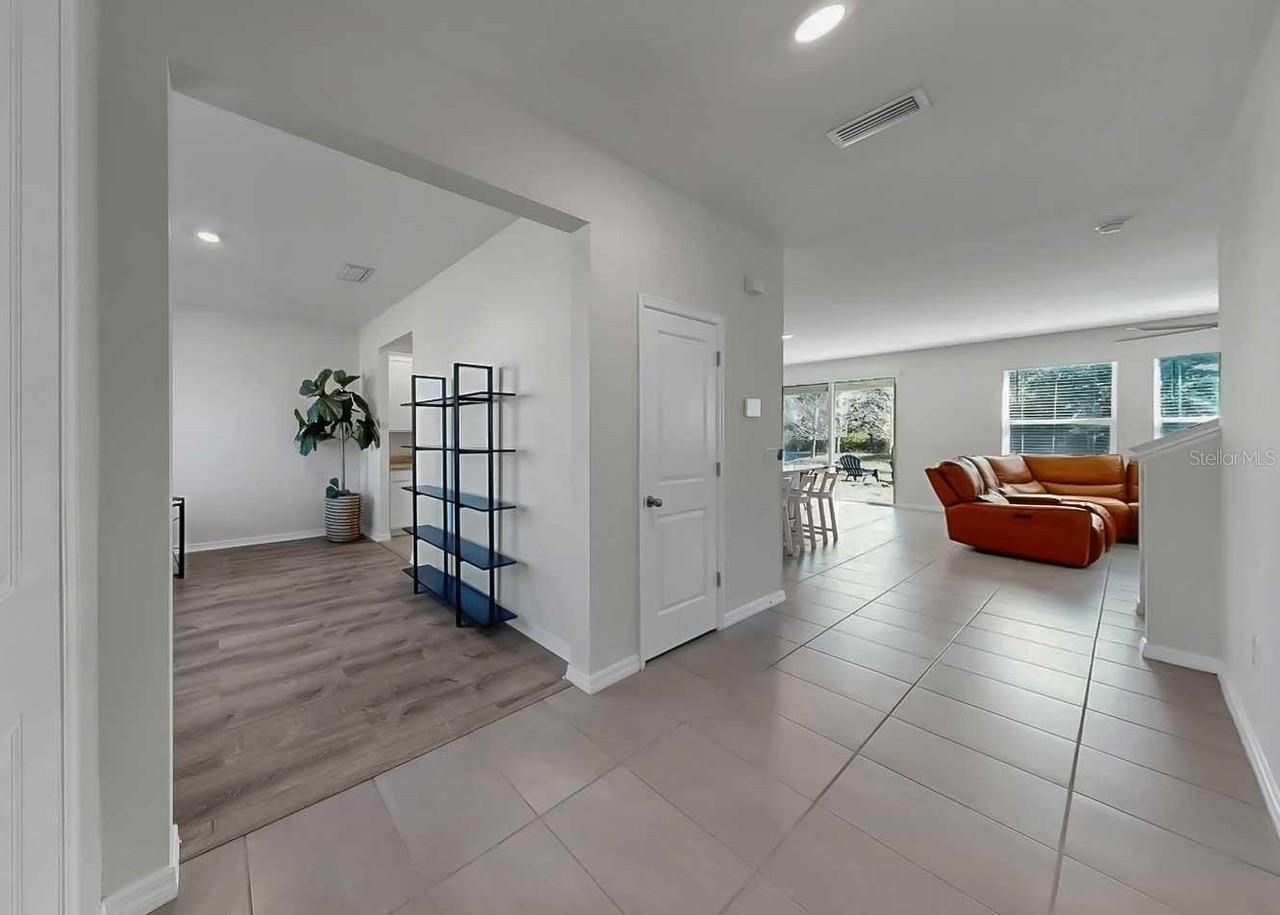 16454 Woodside Gln - Photo 2 of 49