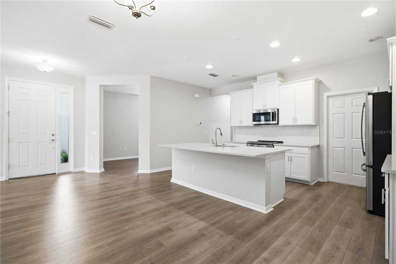 5918 Fiore Dr - Photo 7 of 42