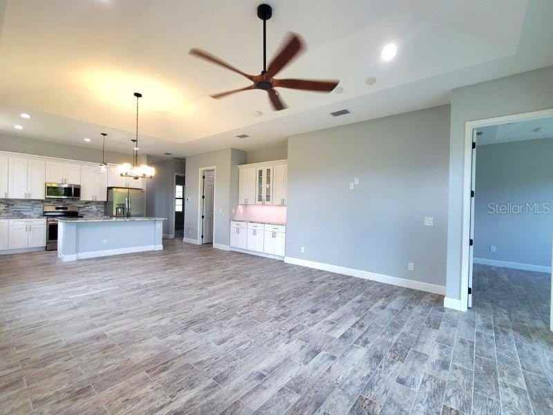 1038 San Cristobal Ave - Photo 4 of 21