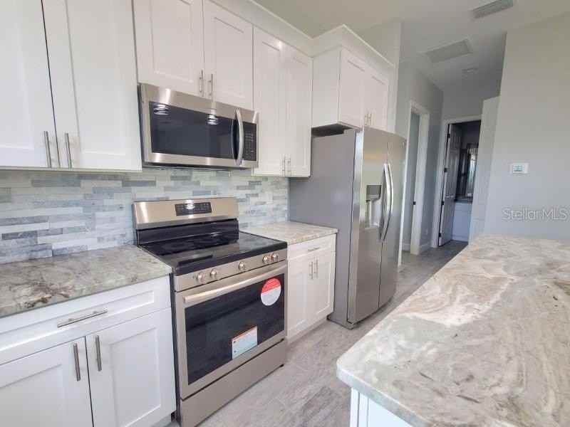 1038 San Cristobal Ave - Photo 6 of 21