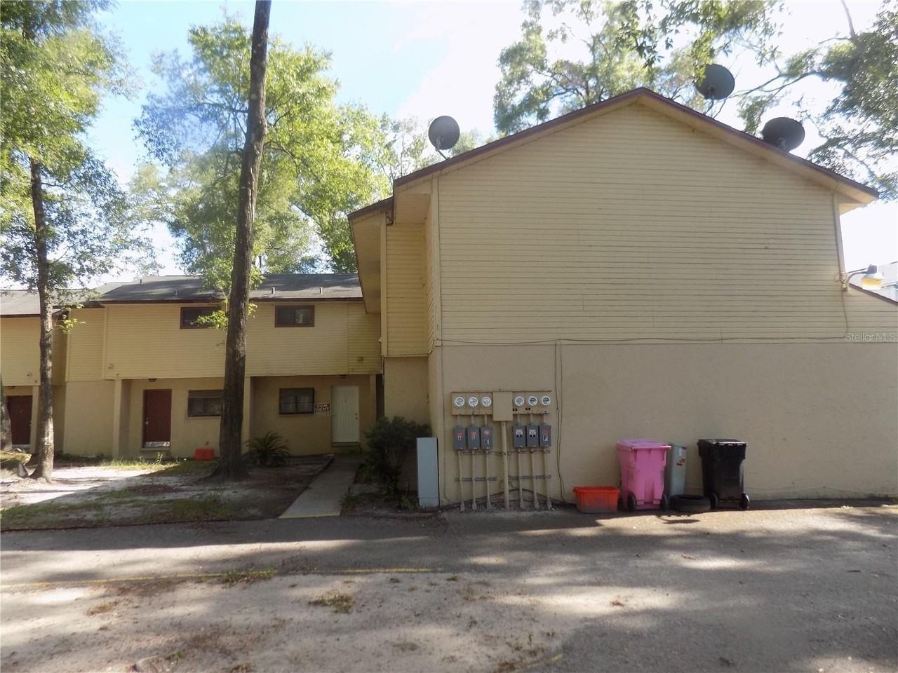 1110 Sw 62nd Ter - Photo 4 of 25
