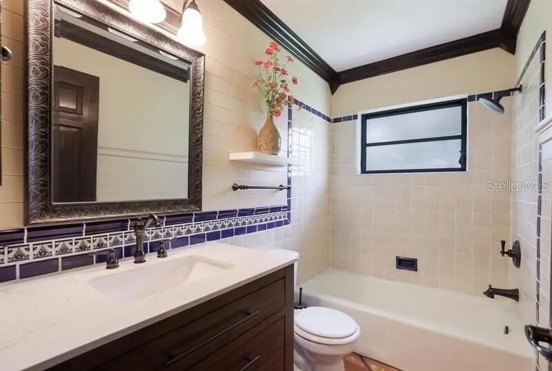 2077 Racimo Dr - Photo 5 of 12
