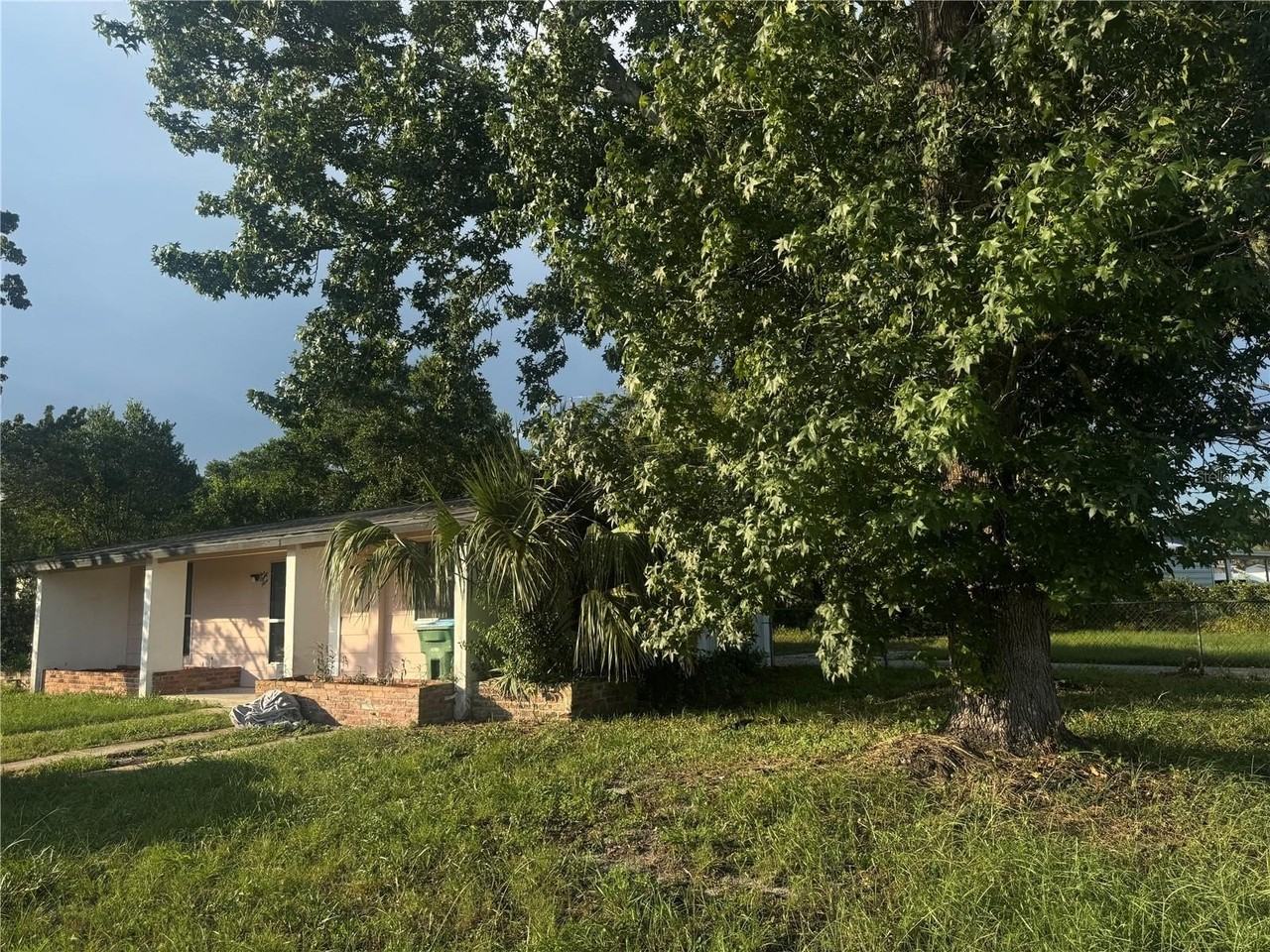 589 E Normandy Blvd - Photo 2 of 14
