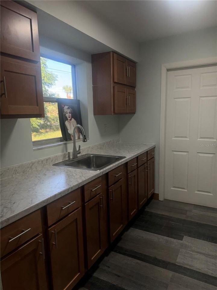 589 E Normandy Blvd - Photo 7 of 14