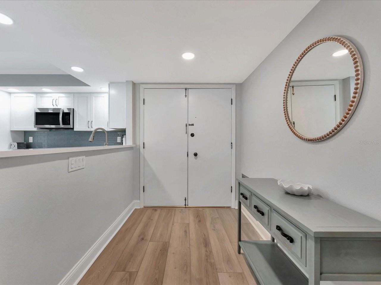1430 Gulf Blvd #612 - Photo 4 of 40
