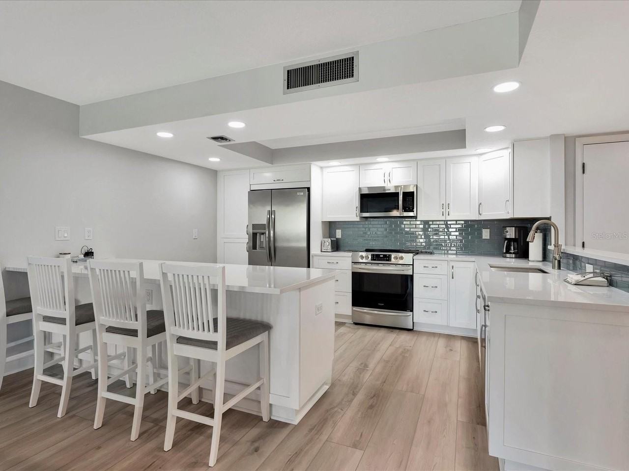 1430 Gulf Blvd #612 - Photo 6 of 40