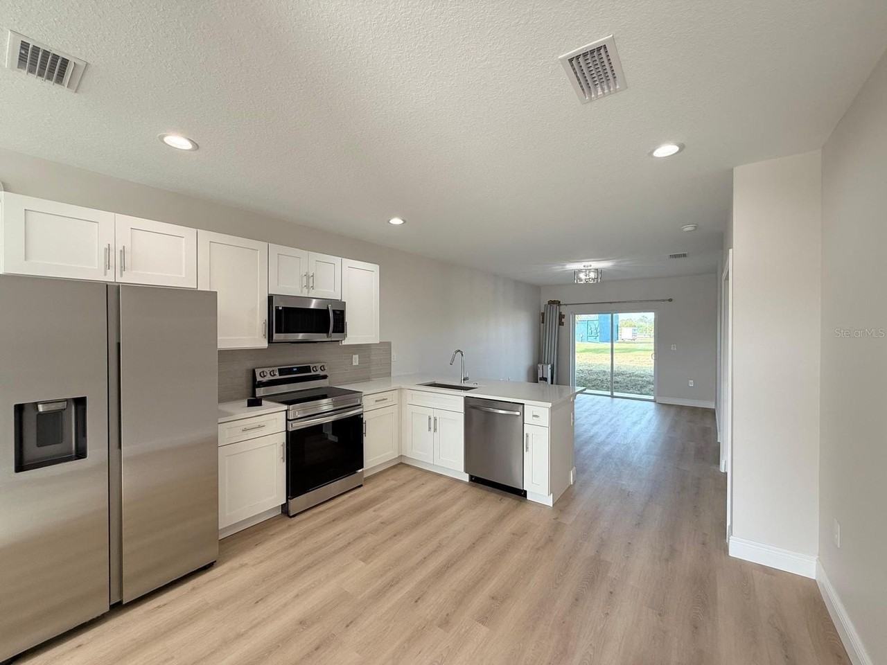 10336 Pendleton Ave - Photo 2 of 12